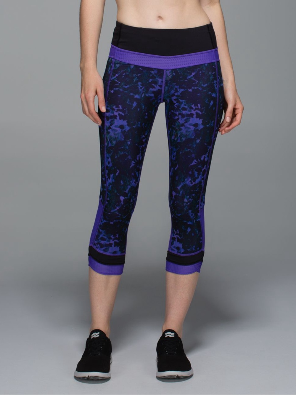 Lululemon Sweaty Or Not Crop *Full-On Luxtreme Floral Sport Backdrop Iris Flower